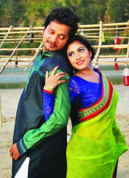 সায়মন-প্রিয়ন্তির \\\'ইটিশ পিটিশ প্রেম\\\'
